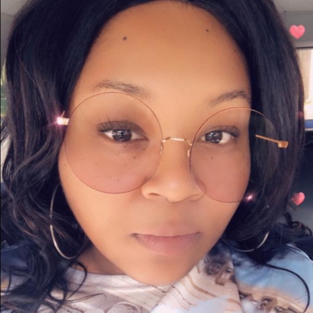 Meet your Posher, Alisha